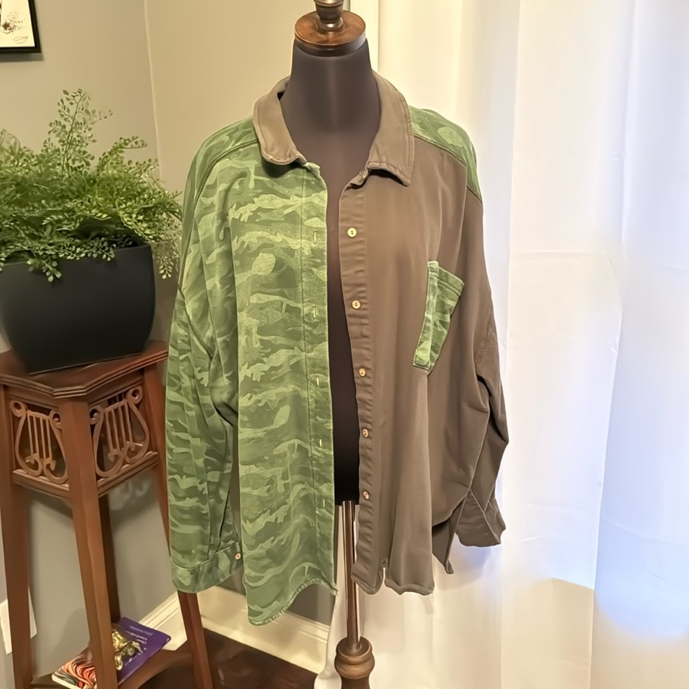 Peach Love Camo mixed Shacket size M